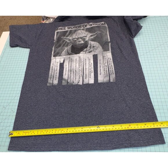 Star Wars Jedi Yoda “Free Words of Wisdom” Graphic Tee - Men’s Medium - Picture 5 of 11